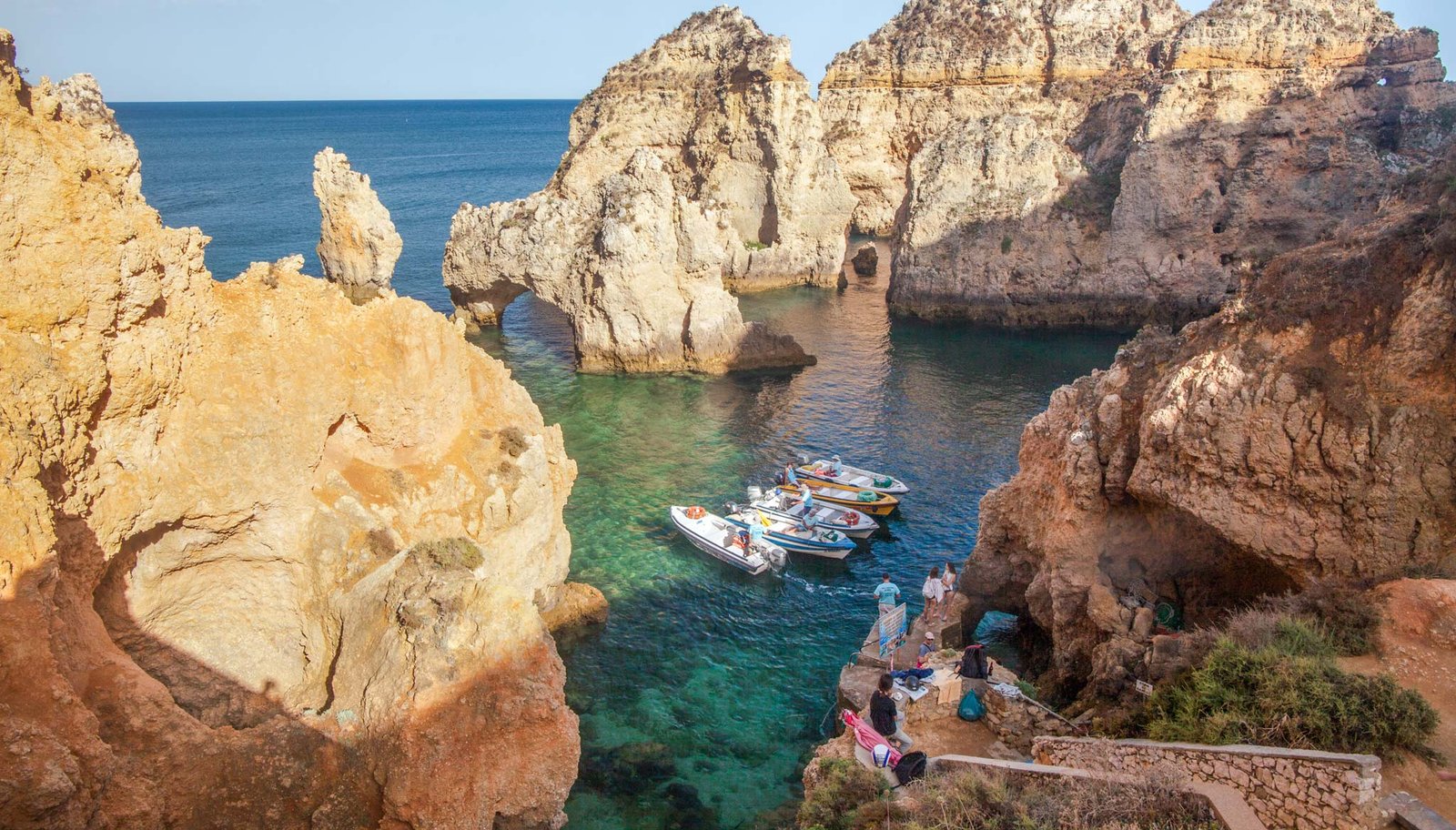 You are currently viewing 20 Should Go to Algarve Hidden Gems and Seashores (with Video)