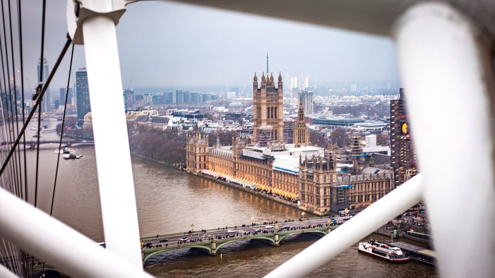 Read more about the article Festive actions and Christmas procuring day-trips in London
